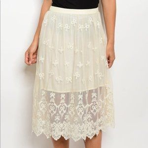 Cream Lace Skirt-Medium-(runs small)